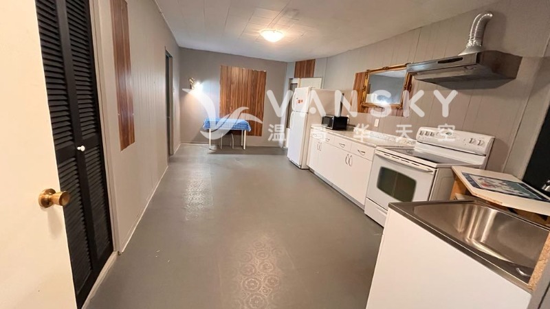 250722151932_Kitchen and dining room 2.jpg